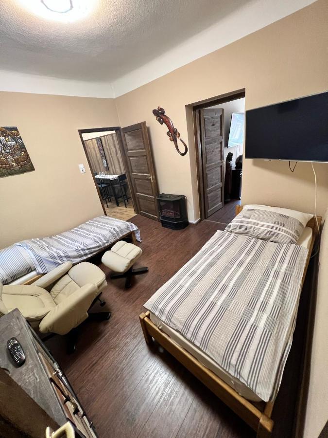 Feher Galamb Apartman Gyal Exterior photo